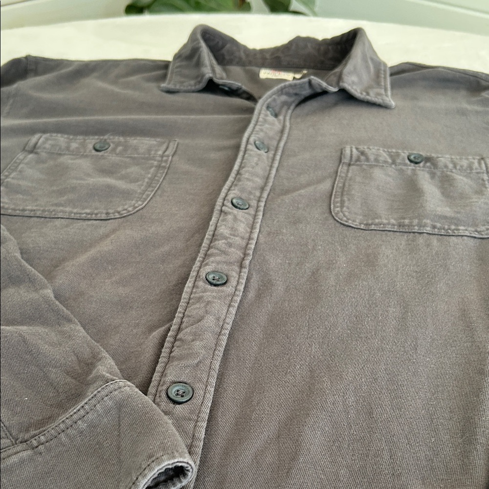 Faherty Men's Charcoal Button-Down Shirt - Picture 5 of 14